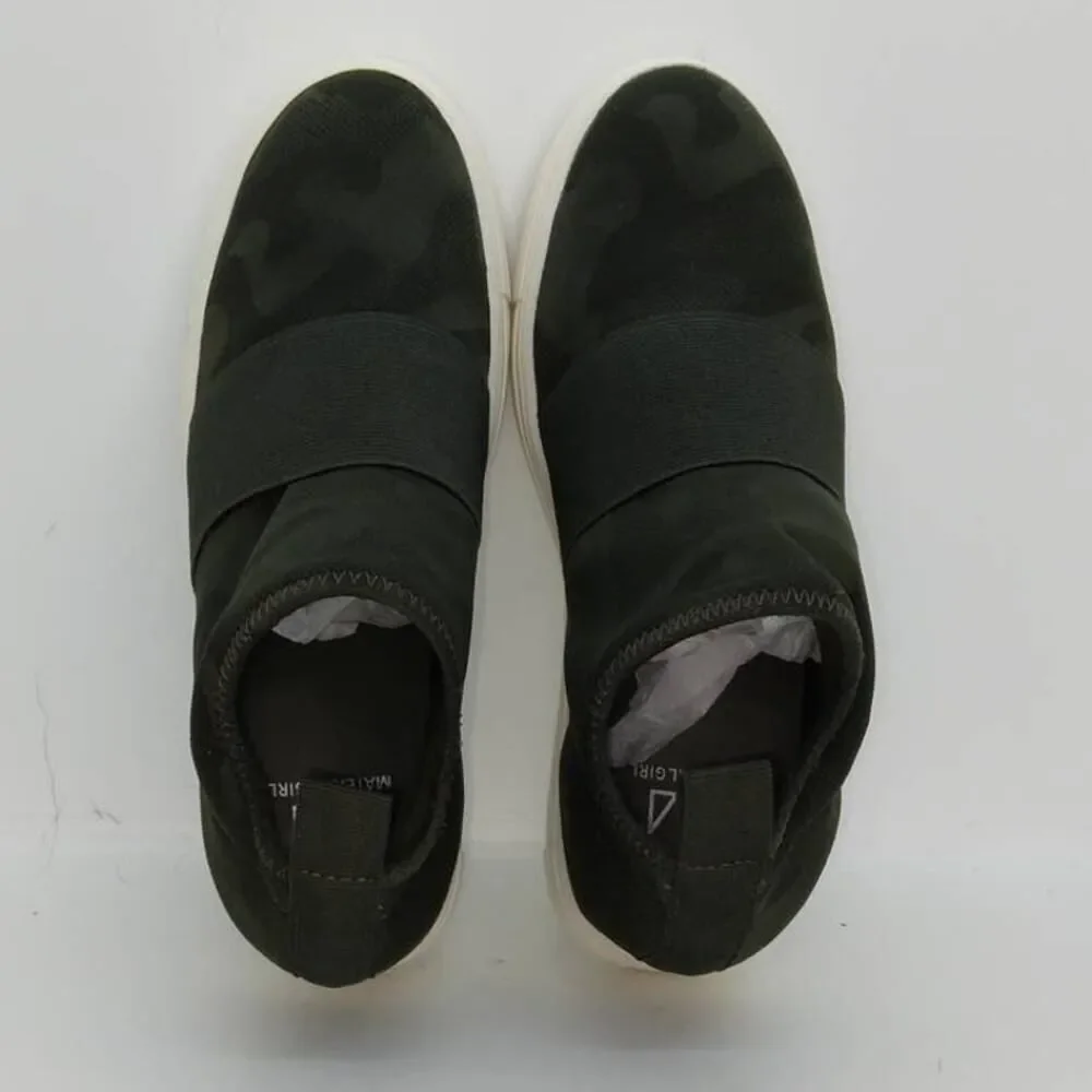 Material Girl Quila Women's Pre-owned Dark Green Camo Sneakers - sz. 6 1/2